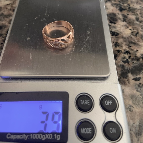 14 k Ring (stones are zirconium)